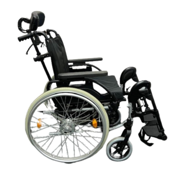 Manual wheelchair - Self Propelled Brezzy with headrest and elevating leg rests EQ6230